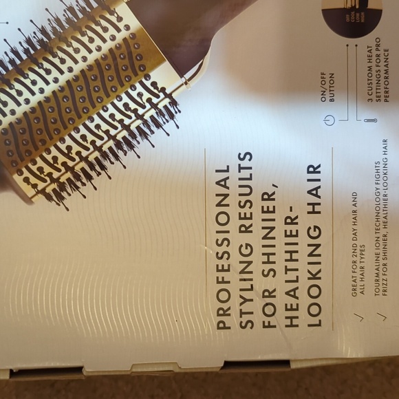 Hot tools gold and black blowout brush - Picture 2 of 3